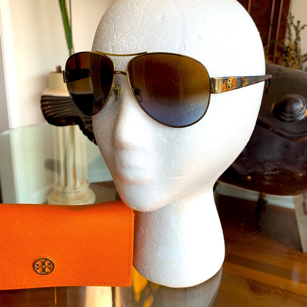 Tory Burch tortoise Excellent condition